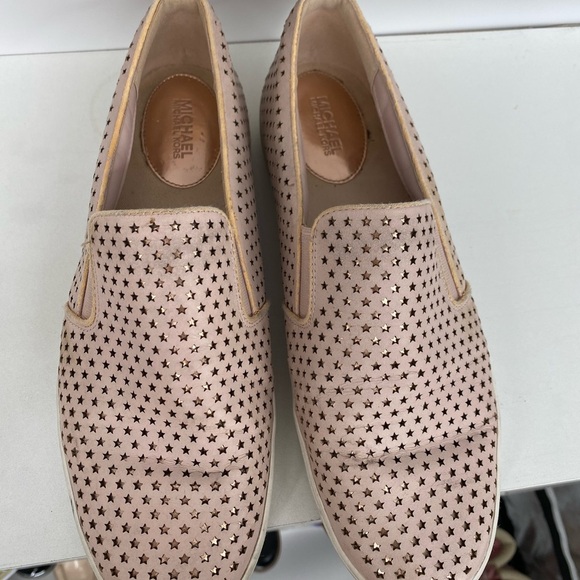 Michael Kors Pink Star Pattern Flats - Picture 3 of 10